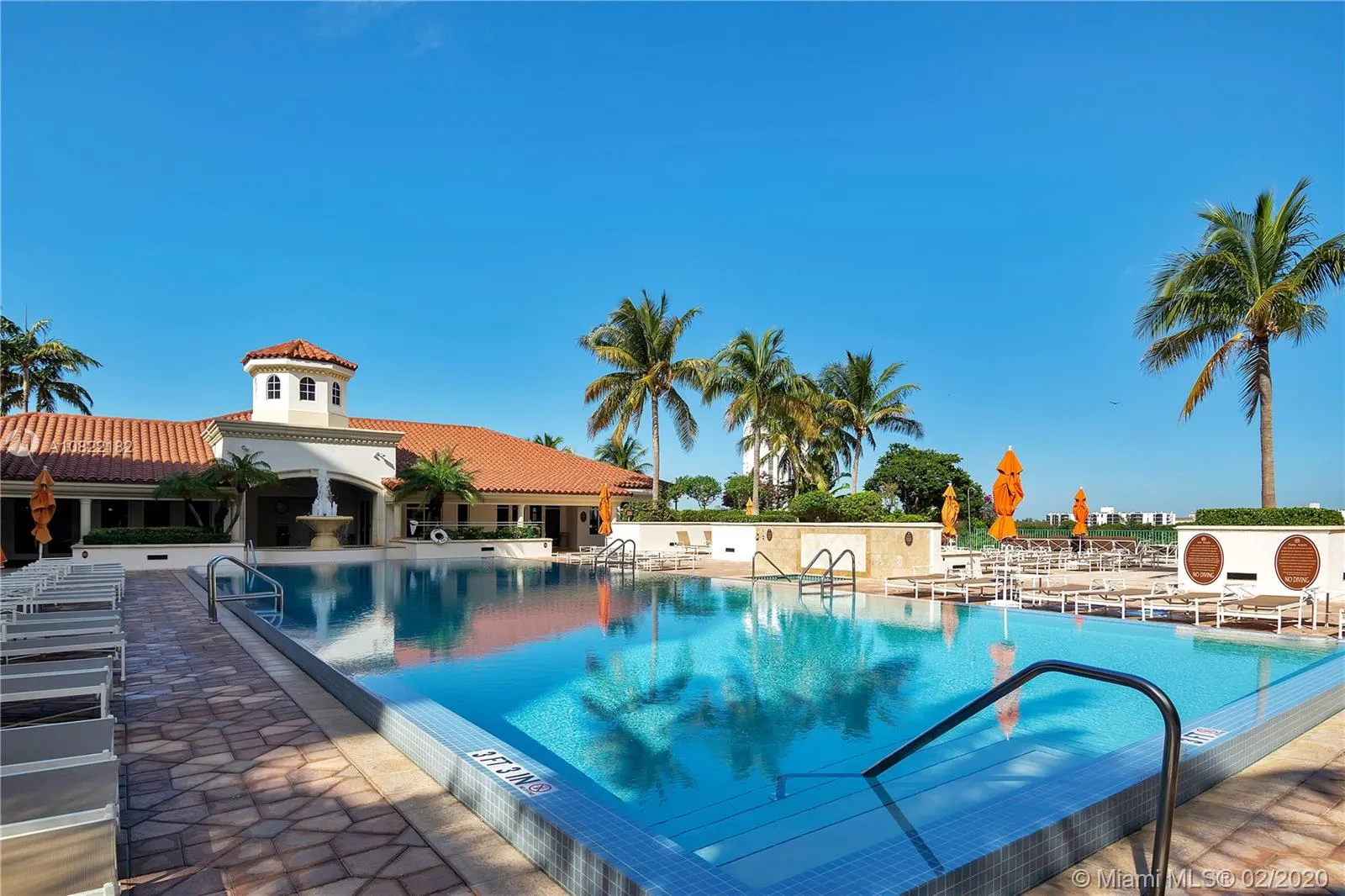 3 bedroom 3 bath for sale at 19900 E Country Club Dr # 402, Aventura FL 33180
