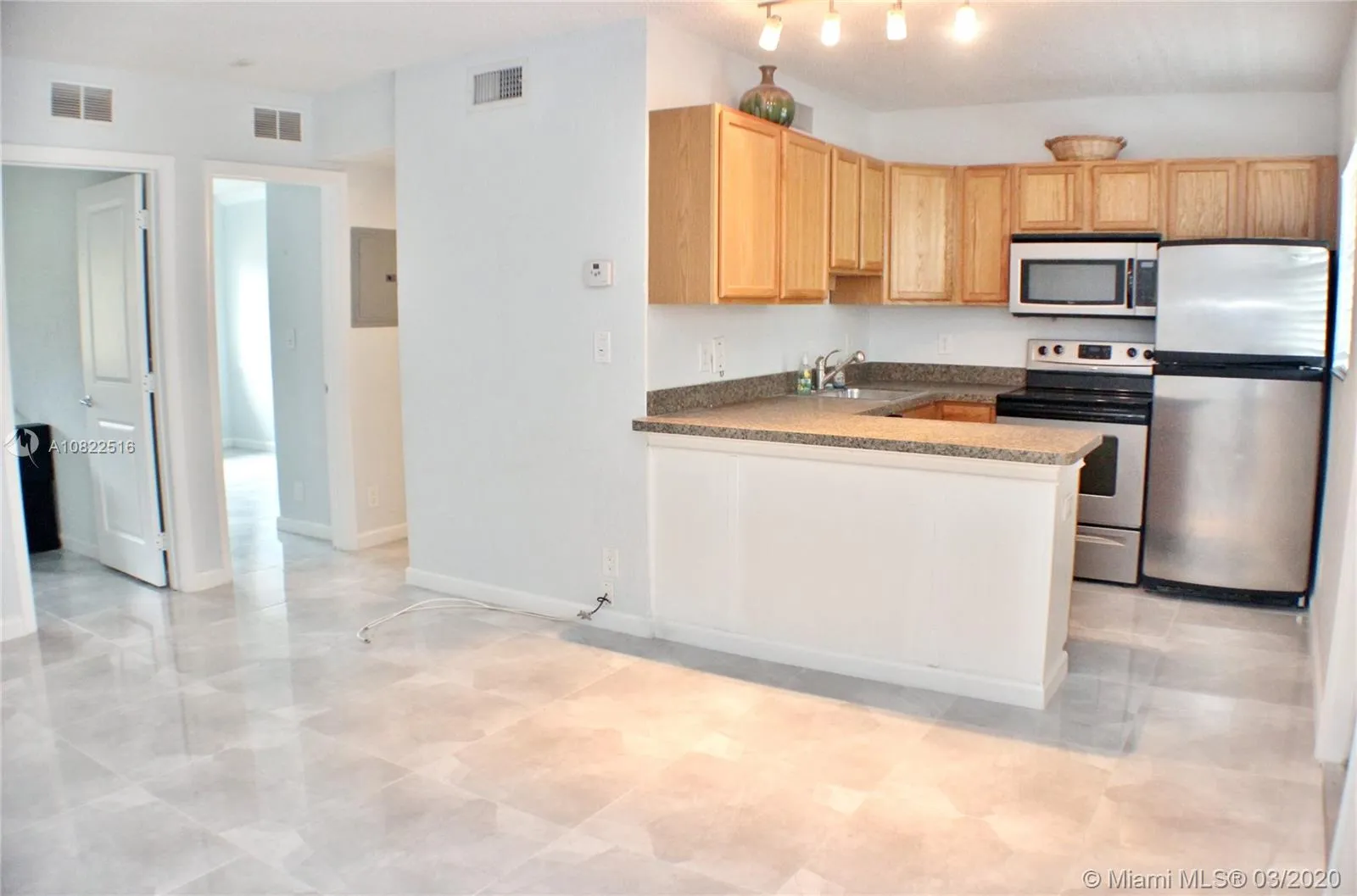2660 NE 8th Ave # 214, Wilton Manors FL 33334