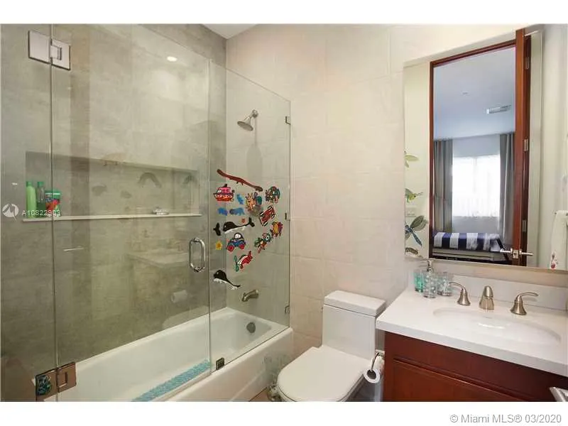 31 Island Dr, Key Biscayne FL 33149