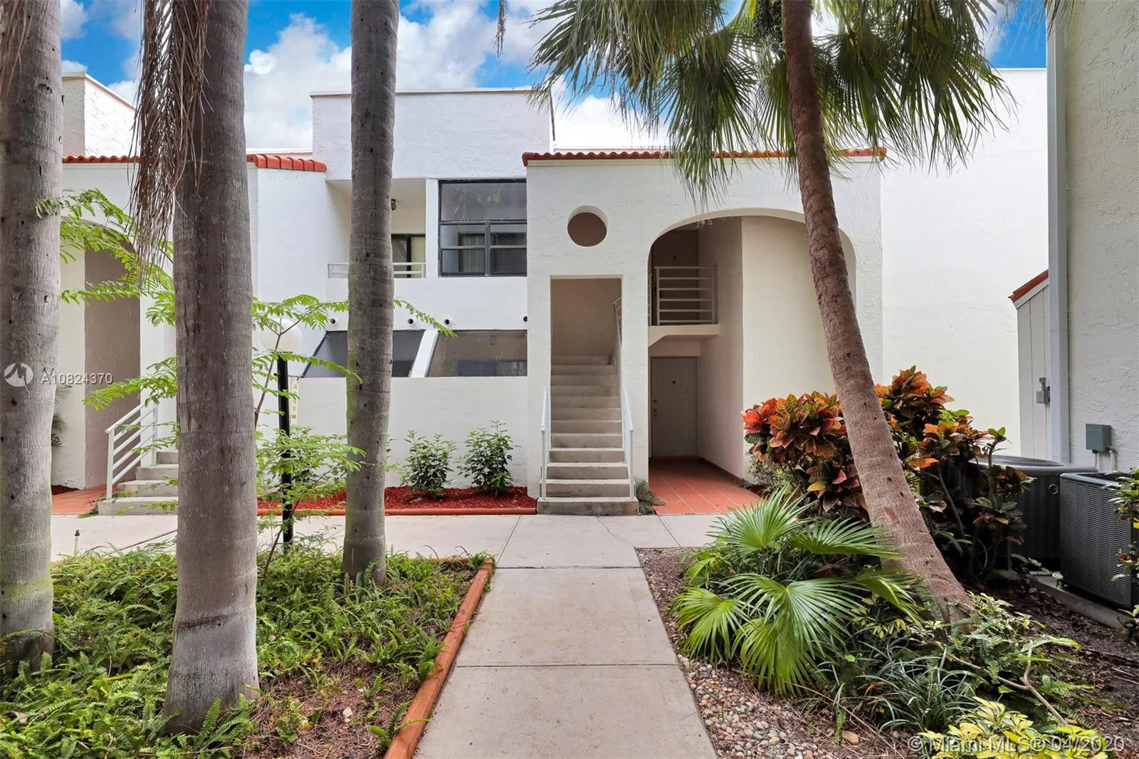 2 bedroom 2 bath for sale at 3565 Magellan Cir # 3, Aventura FL 33180