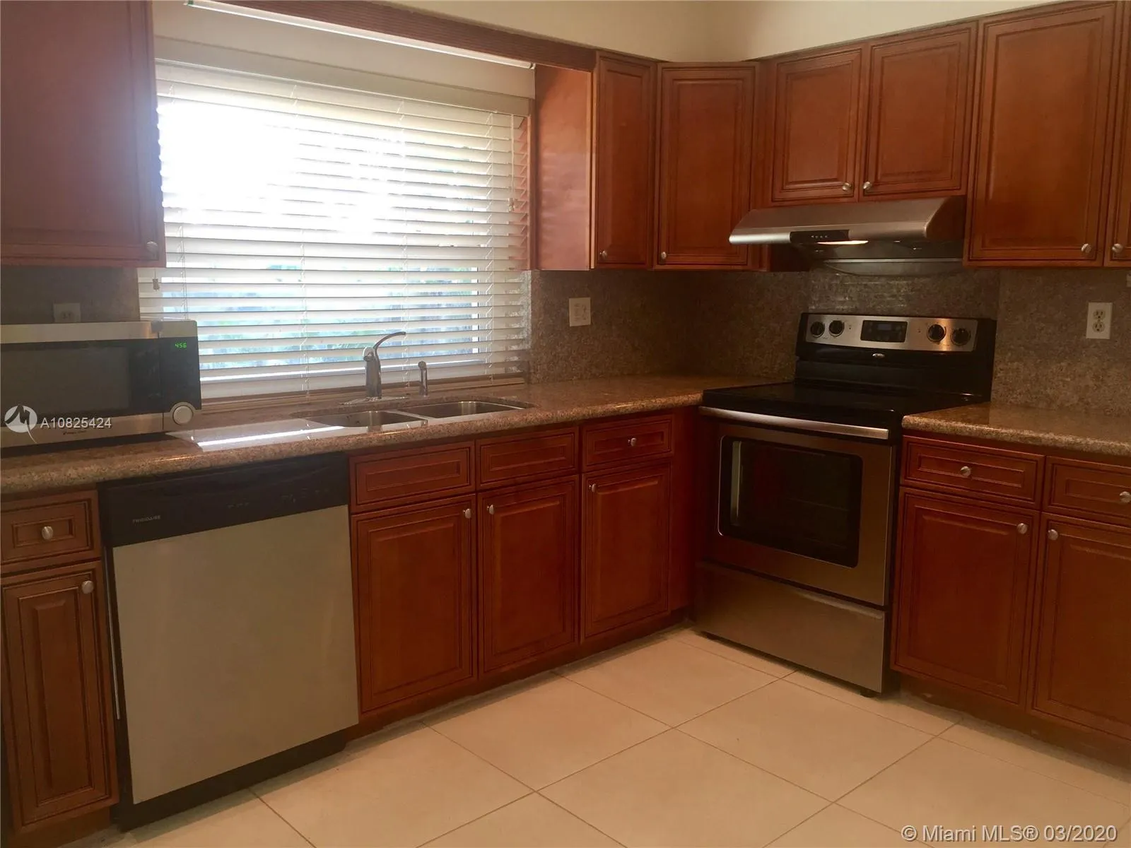 2060 NE 185th Ter, North Miami Beach FL 33179