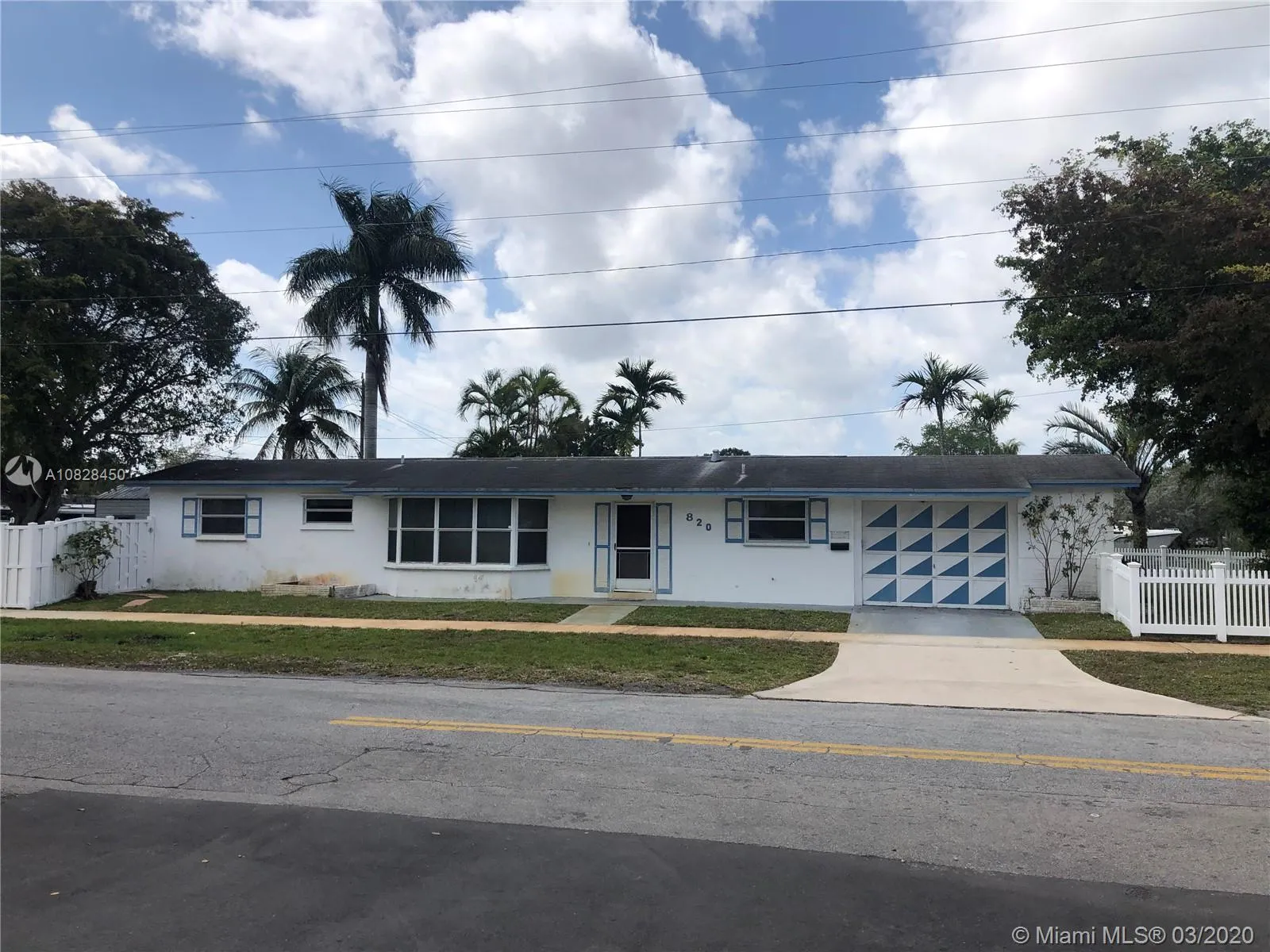 4 bedroom 2 bath for sale at 820 W Chaminade Dr, Hollywood FL 33021