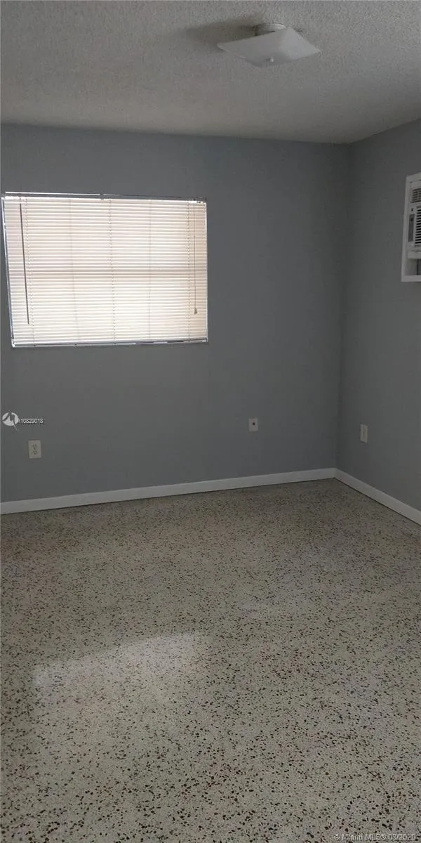 142 SW 18th Ave # 24, Miami FL 33135