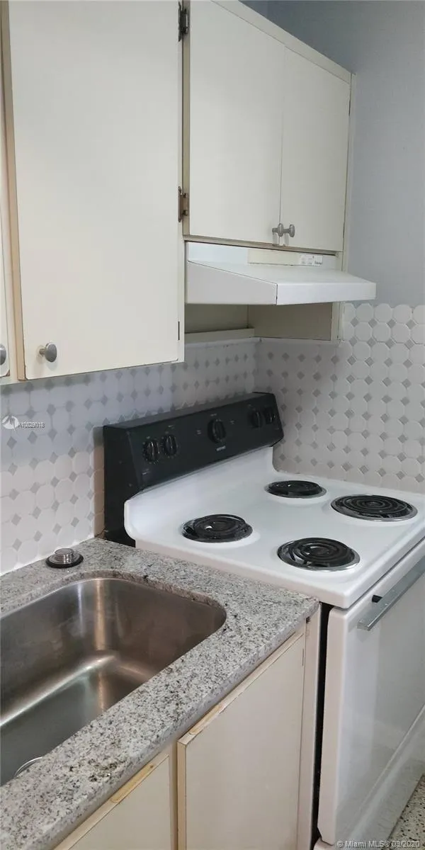 142 SW 18th Ave # 24, Miami FL 33135