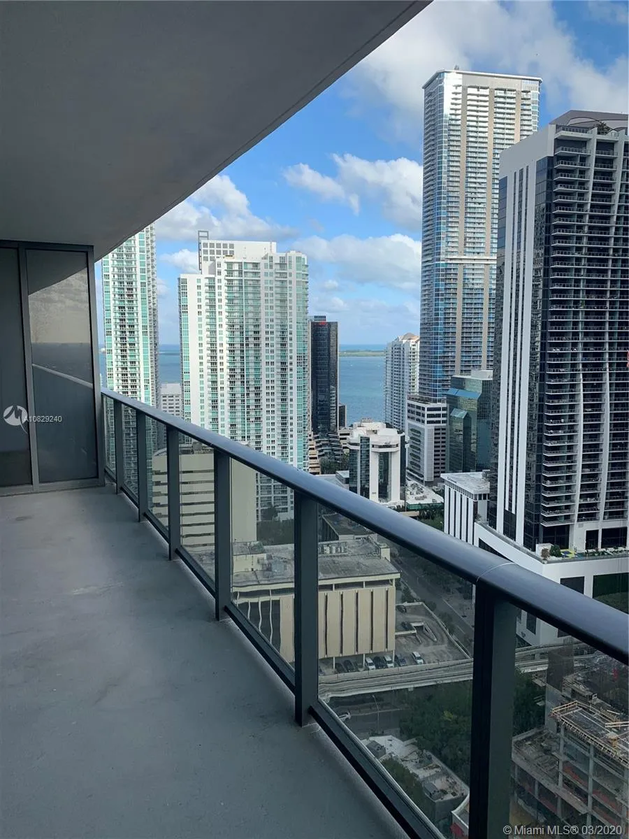 1 bedroom 2 bath for sale at 45 SW 9th St # 2905, Miami FL 33130