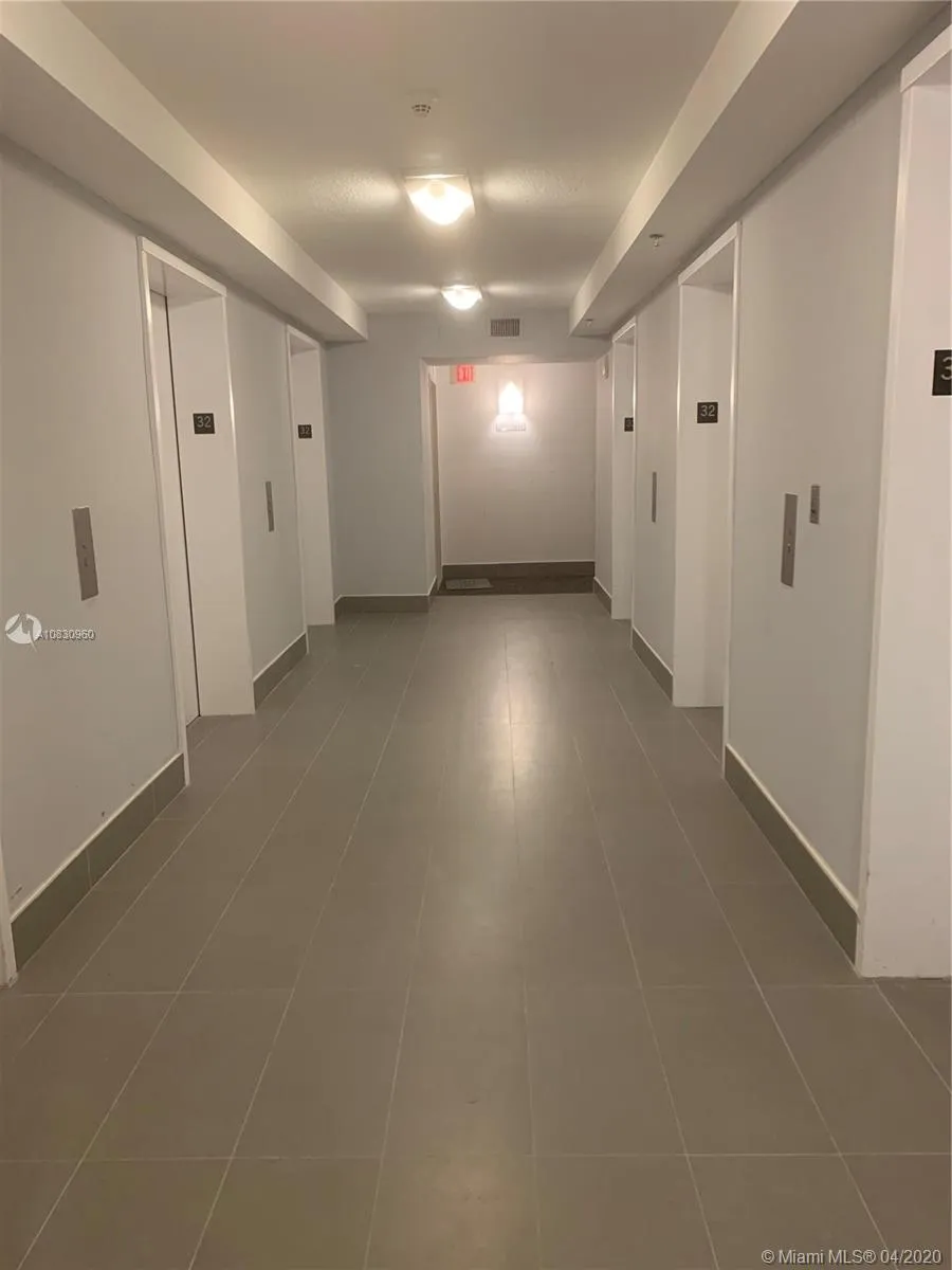 1200 Brickell Bay Dr # 3210, Miami FL 33131