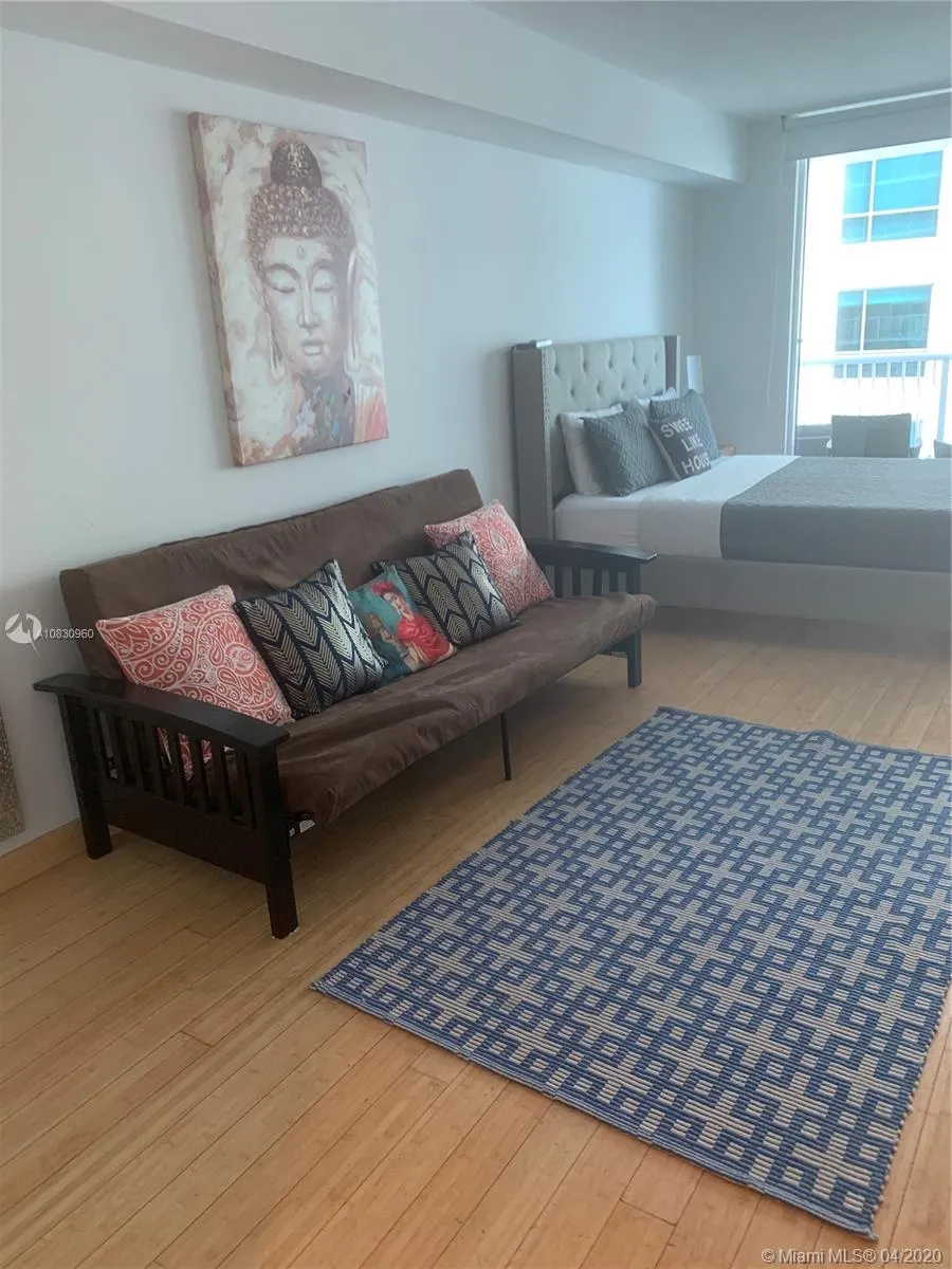 1200 Brickell Bay Dr # 3210, Miami FL 33131