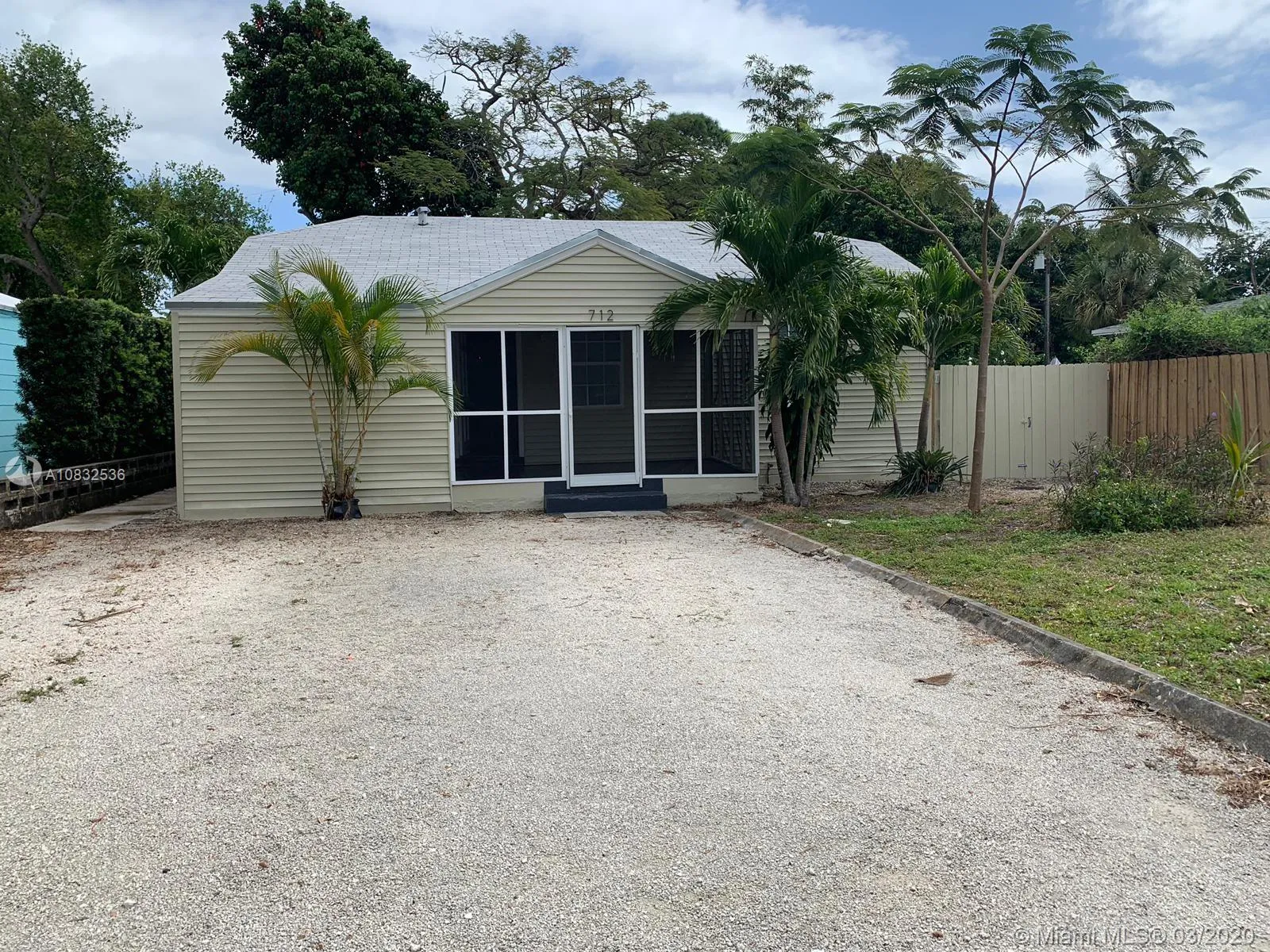 3 bedroom 1 bath for rent at 712 SW 8th Ave # A, Fort Lauderdale FL 33315