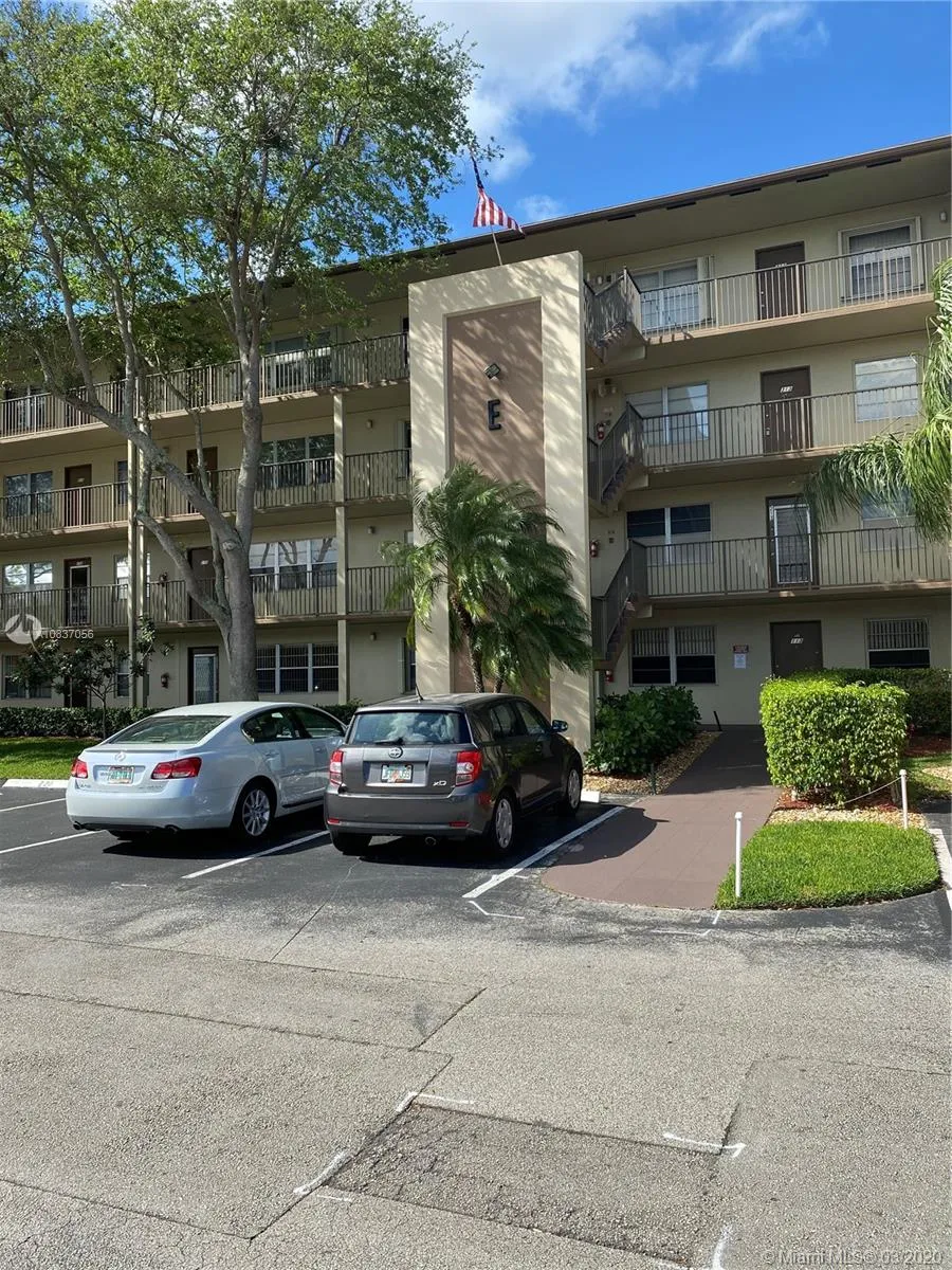 1 bedroom 1 bath for sale at 300 SW 134th Way # 112E, Pembroke Pines FL 33027