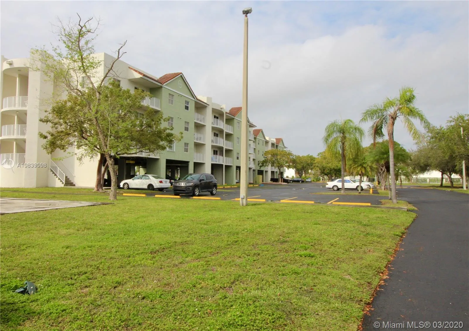 8240 SW 210th St # 320, Cutler Bay FL 33189