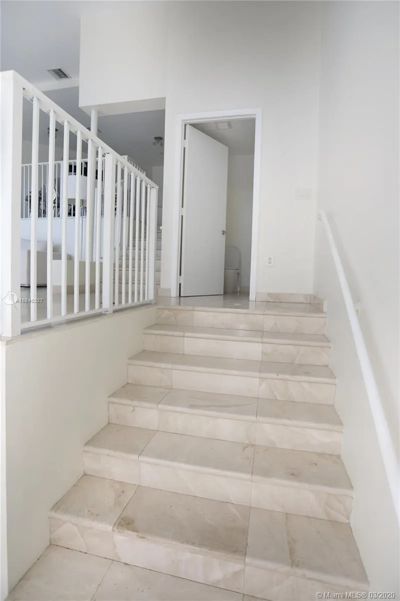 400 Alton Rd # 1A, Miami Beach FL 33139