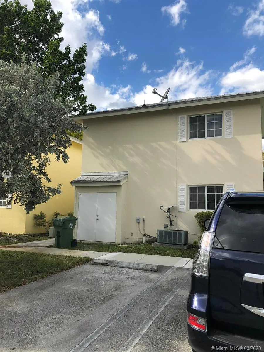 430 NW 20th St # 3, Miami FL 33127