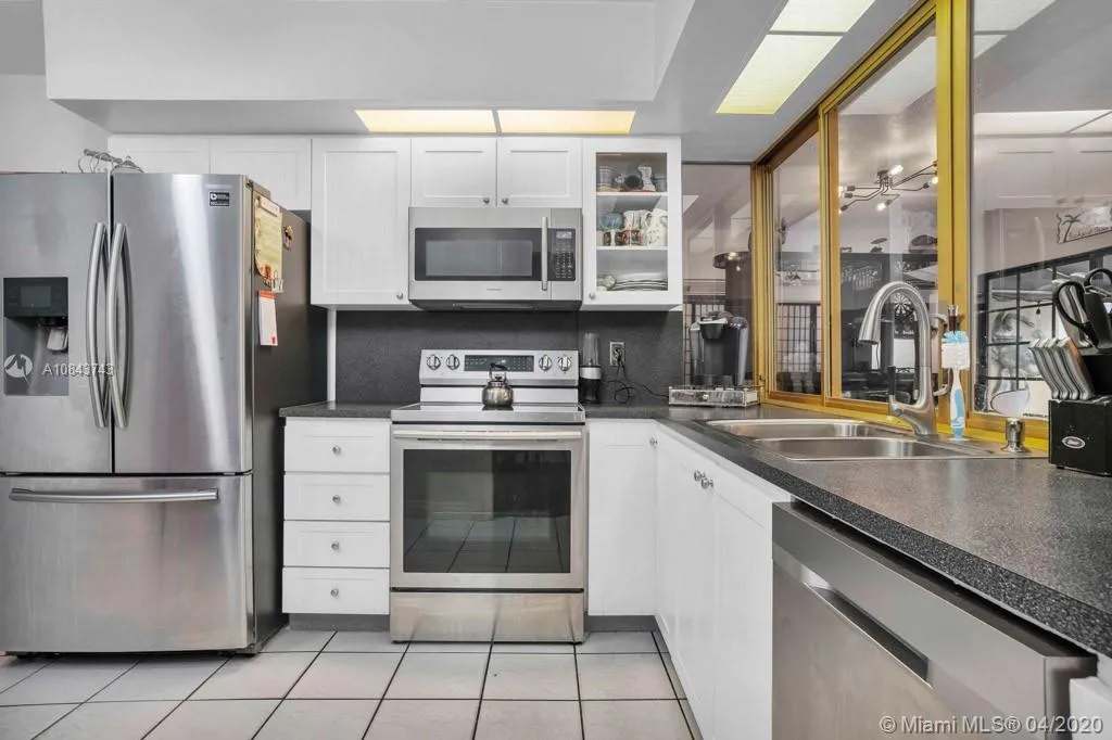 2100 N 54th Ave, Hollywood FL 33021