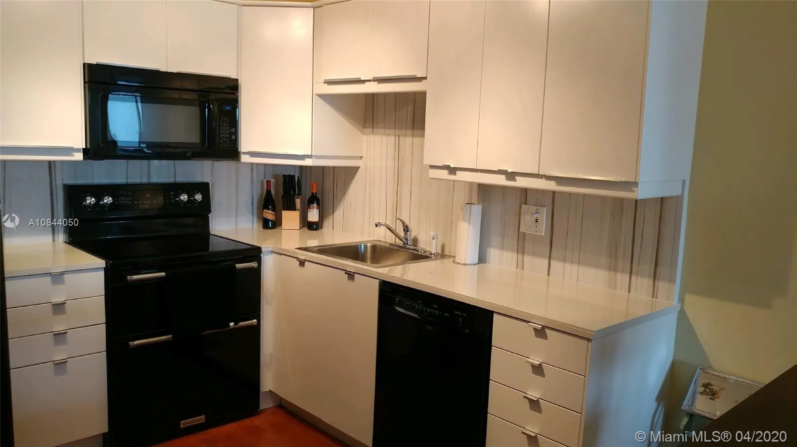 1 bedroom 1 bath for sale at 253 S Cypress Rd # 223, Pompano Beach FL 33060