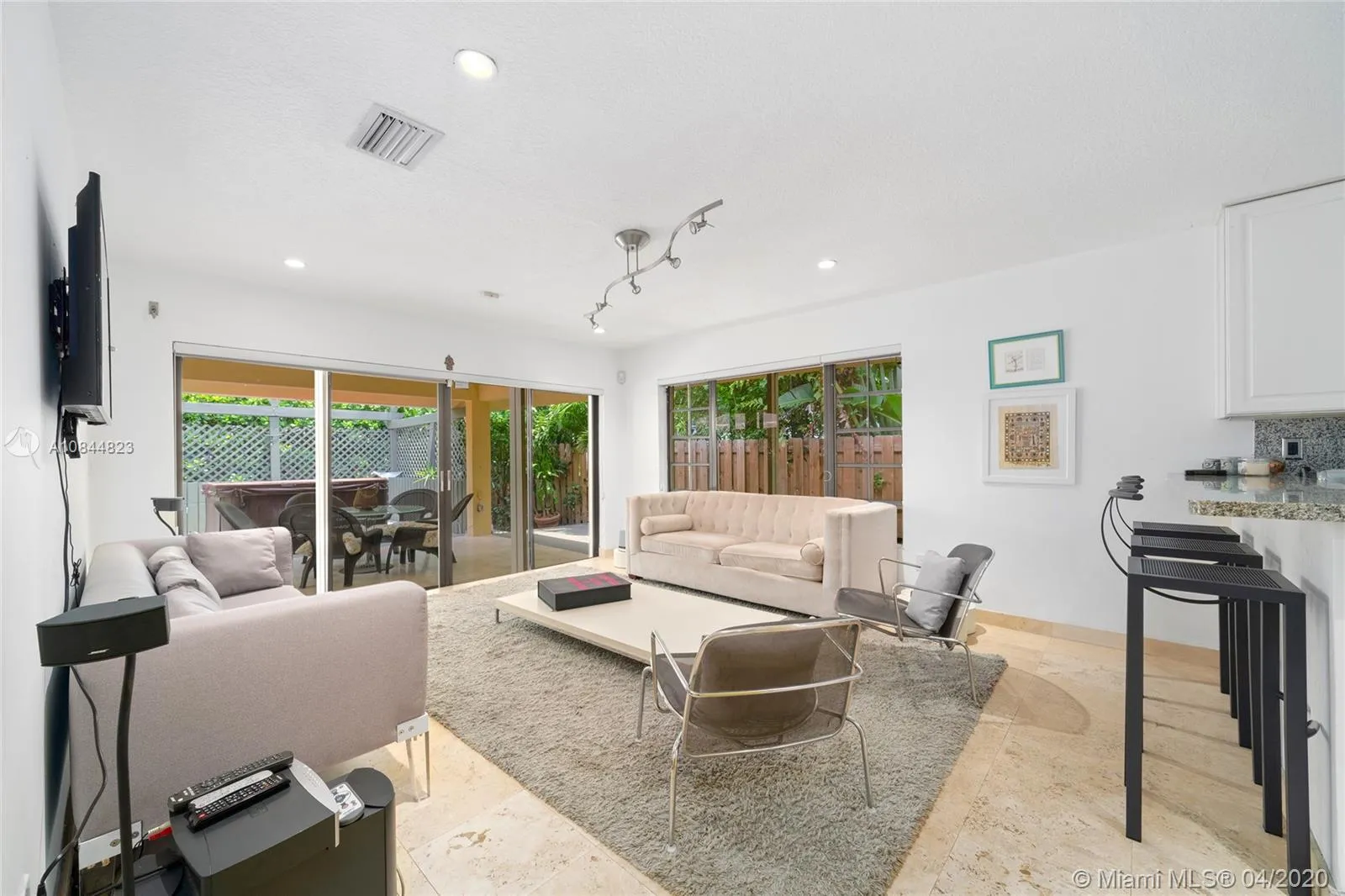 301 W Rivo Alto Dr, Miami Beach FL 33139