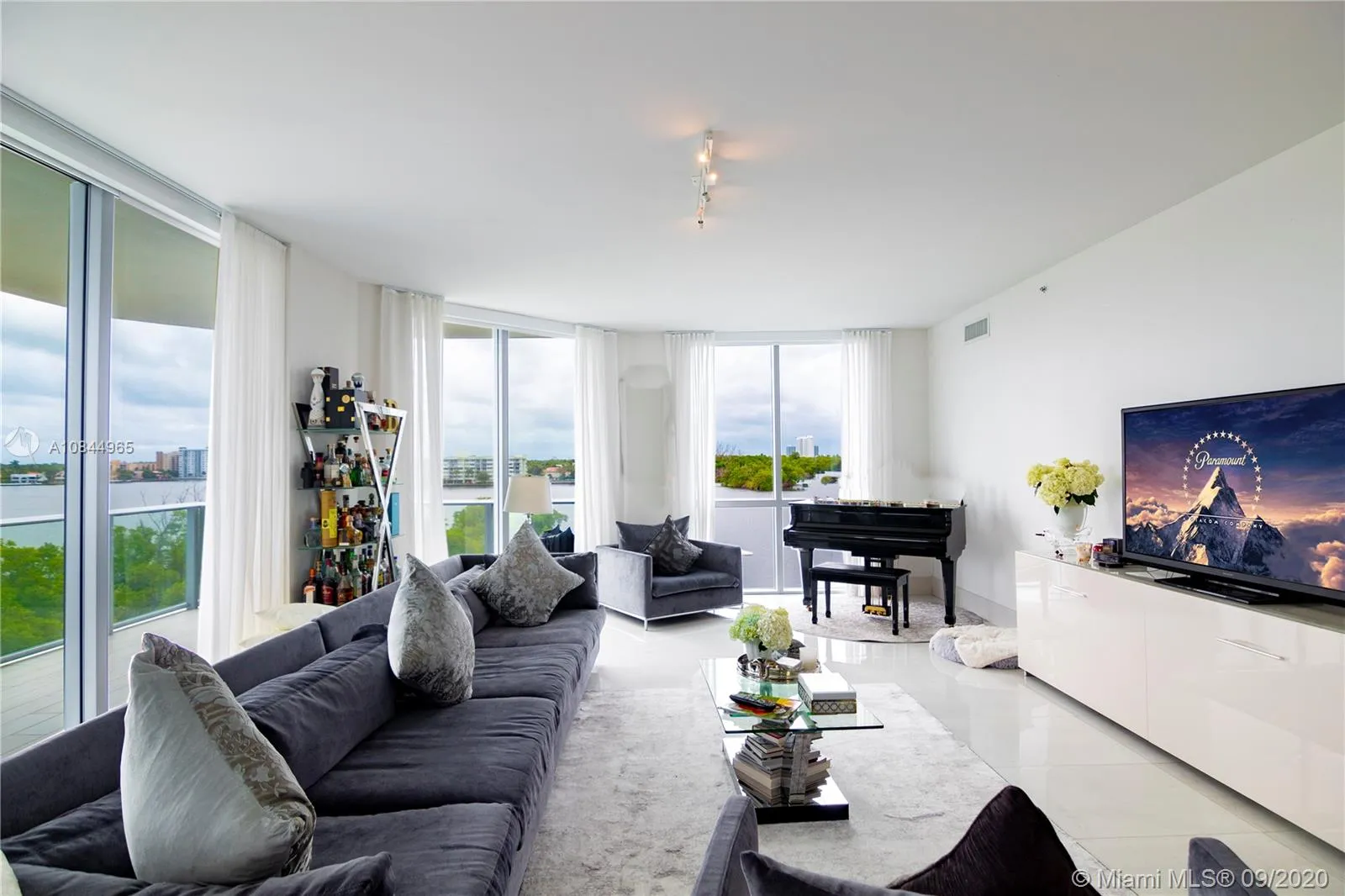 17111 Biscayne Blvd # 410, North Miami Beach FL 33160