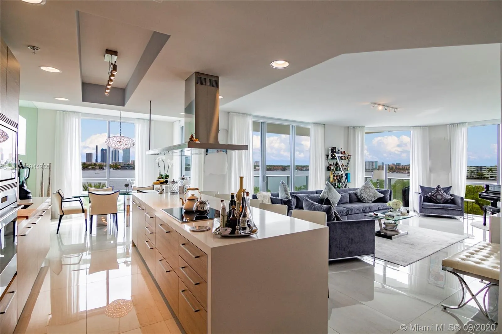 17111 Biscayne Blvd # 410, North Miami Beach FL 33160