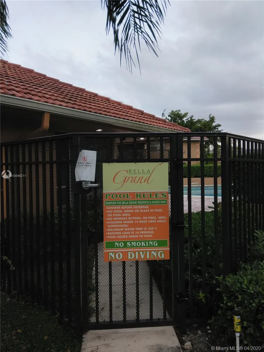 2 bedroom 2 bath for sale at 10420 NW 8th St # 202, Pembroke Pines FL 33026