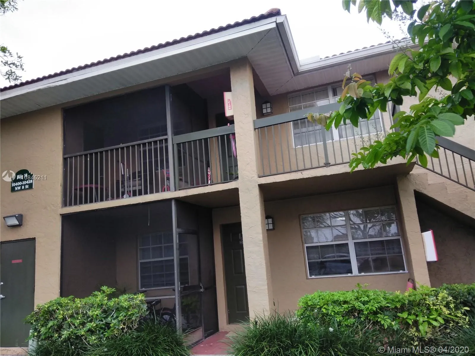 10420 NW 8th St # 202, Pembroke Pines FL 33026