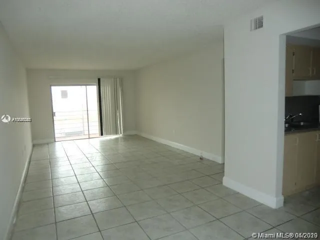 3710 NW 21st St # 207, Lauderdale Lakes FL 33311