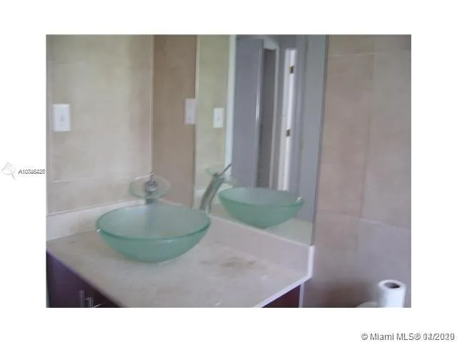 1050 7 ST # 2, Miami Beach FL 33139