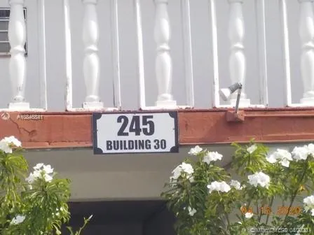 2 bedroom 1 bath for rent at 245 NE 191st St # 3002, Miami FL 33179