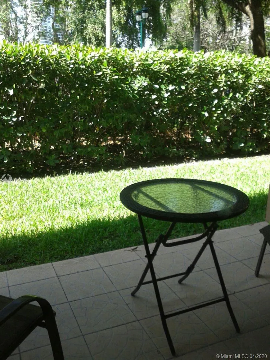 19501 E Country Club Dr # 104, Aventura FL 33180