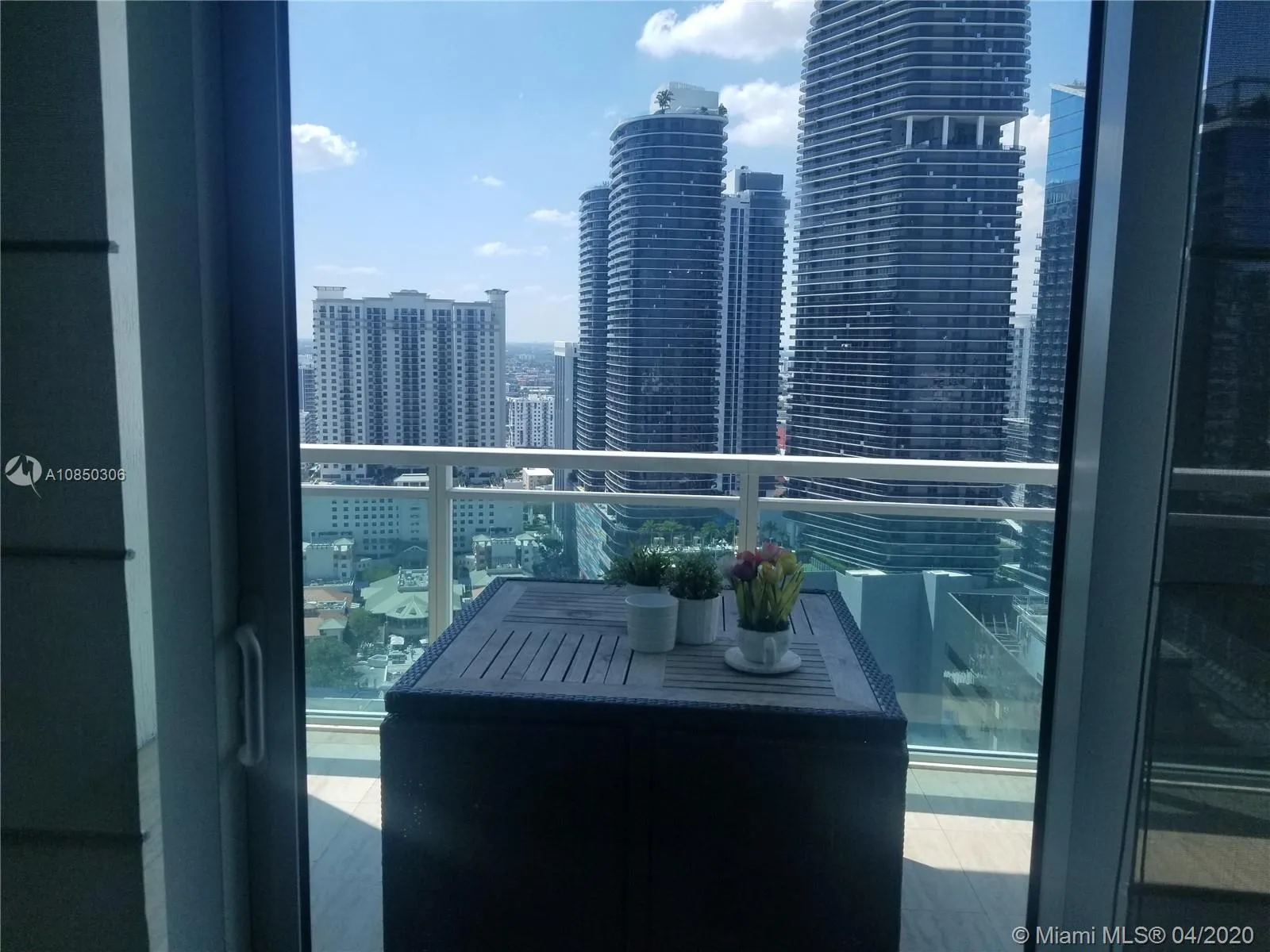 950 Brickell Bay Dr # 3200, Miami FL 33131