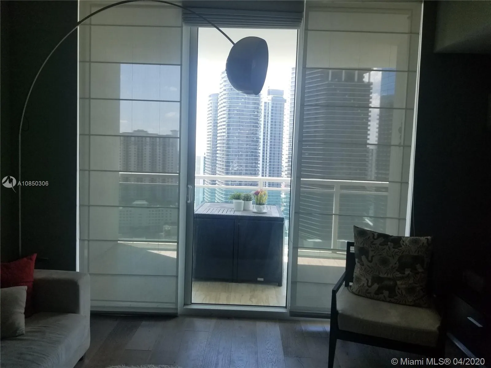 950 Brickell Bay Dr # 3200, Miami FL 33131