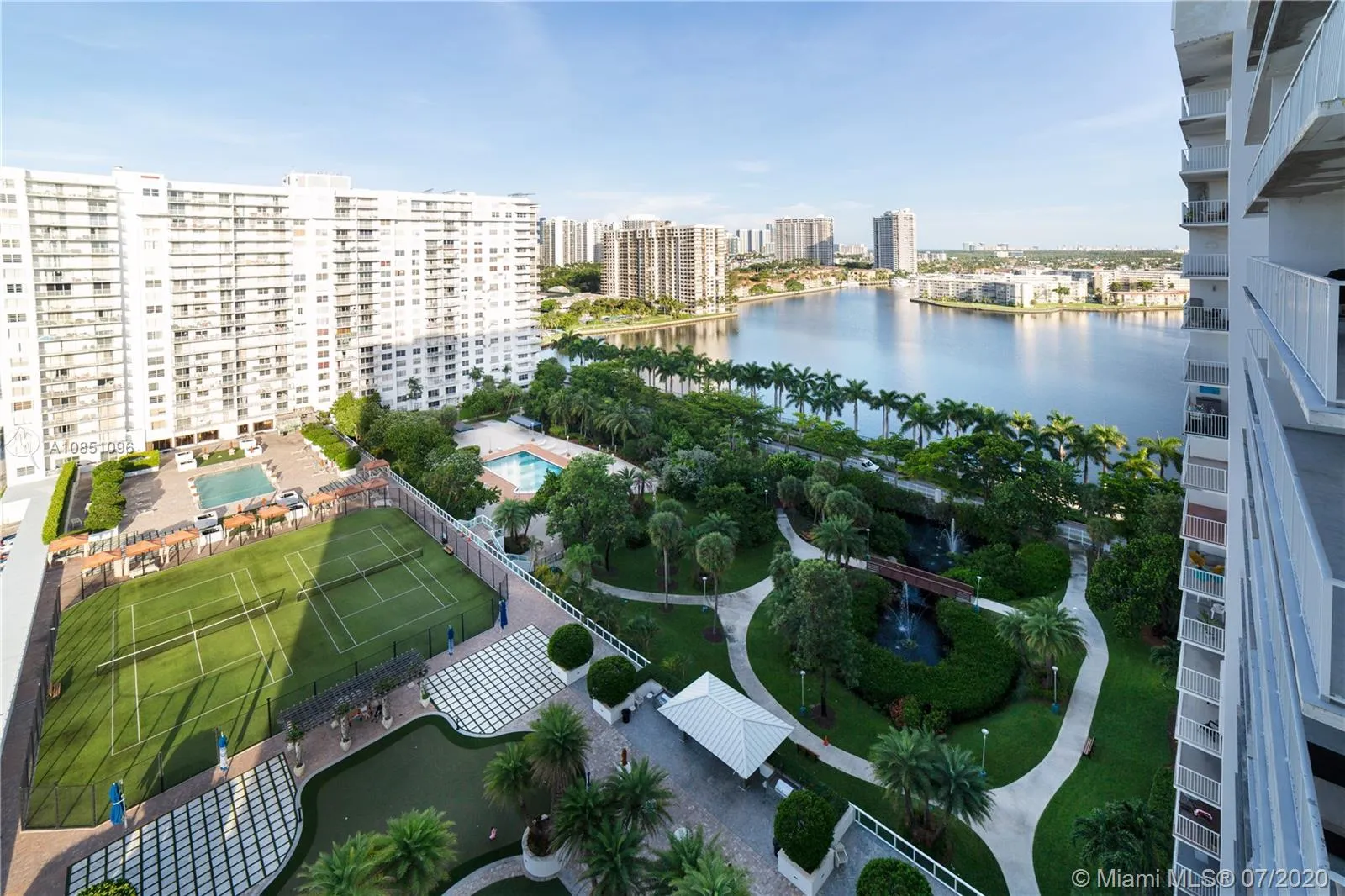 2801 NE 183rd St # 1702W, Aventura FL 33160