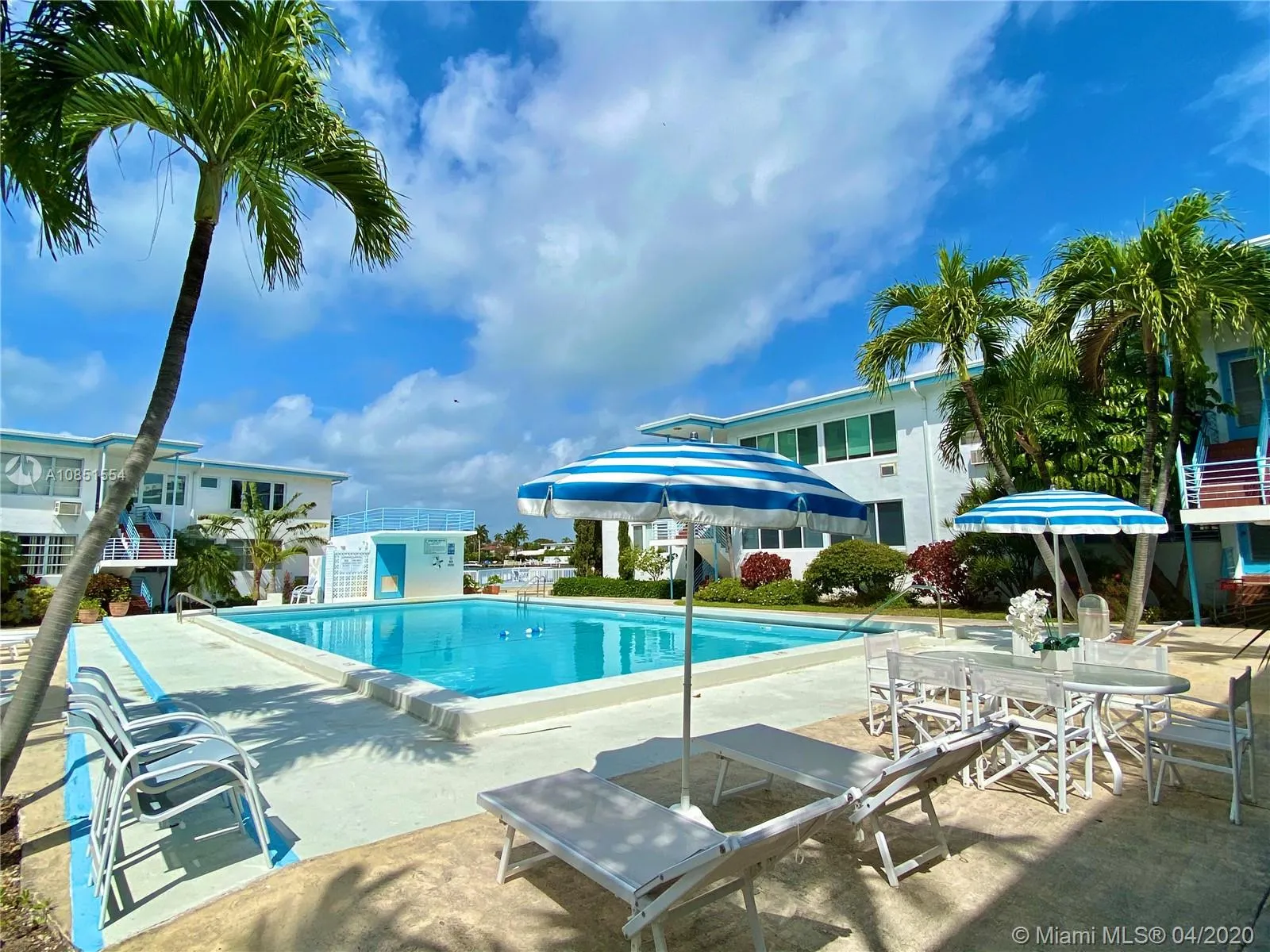 1 bedroom 1 bath for sale at 4720 Pine Tree Dr # 5, Miami Beach FL 33140