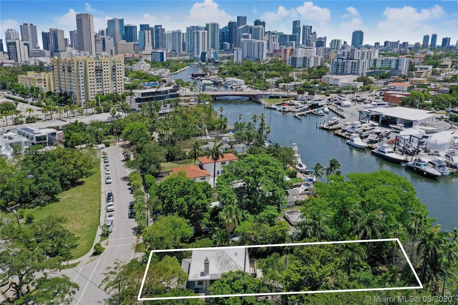 668 NW North River Dr, Miami FL 33136