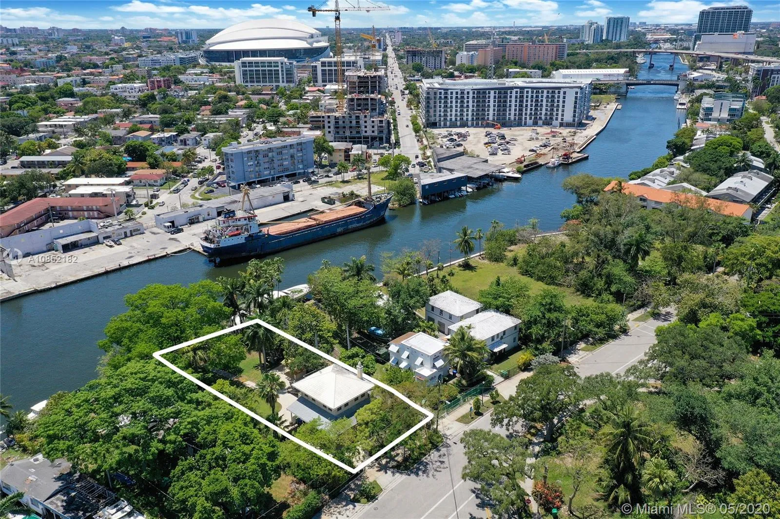 668 NW North River Dr, Miami FL 33136