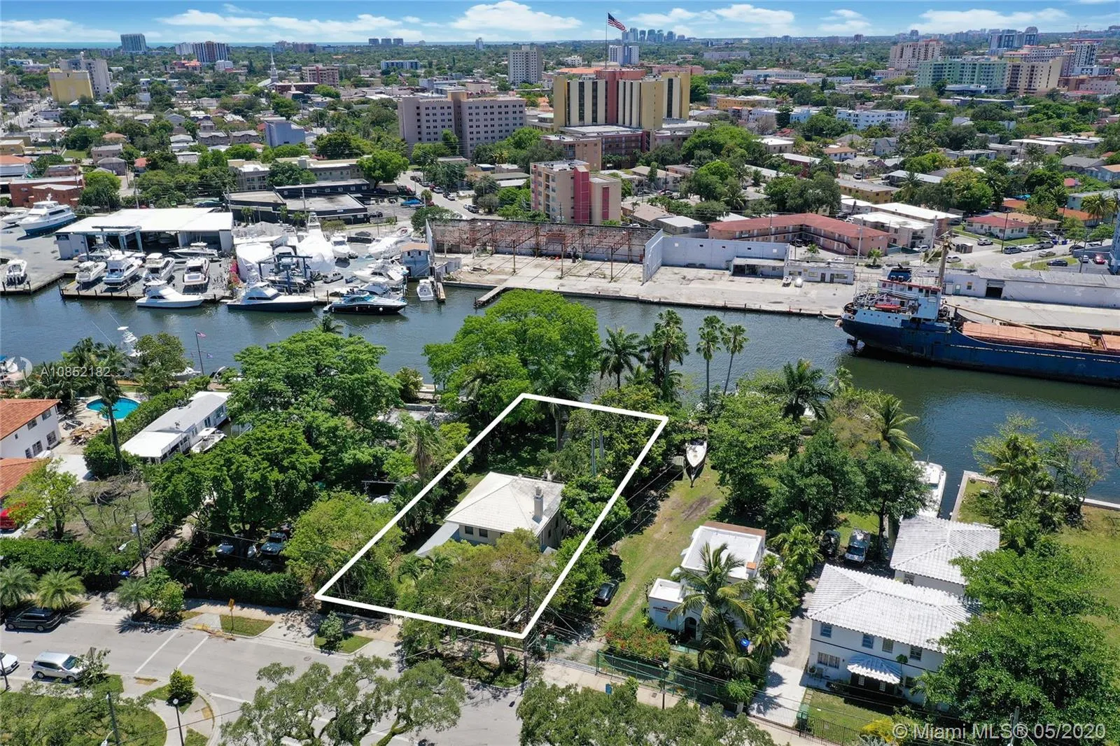 668 NW North River Dr, Miami FL 33136