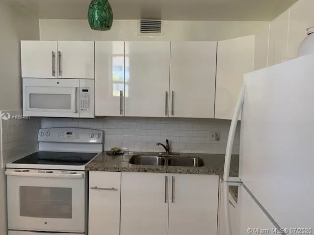 3660 NE 166th St # 203, North Miami Beach FL 33160