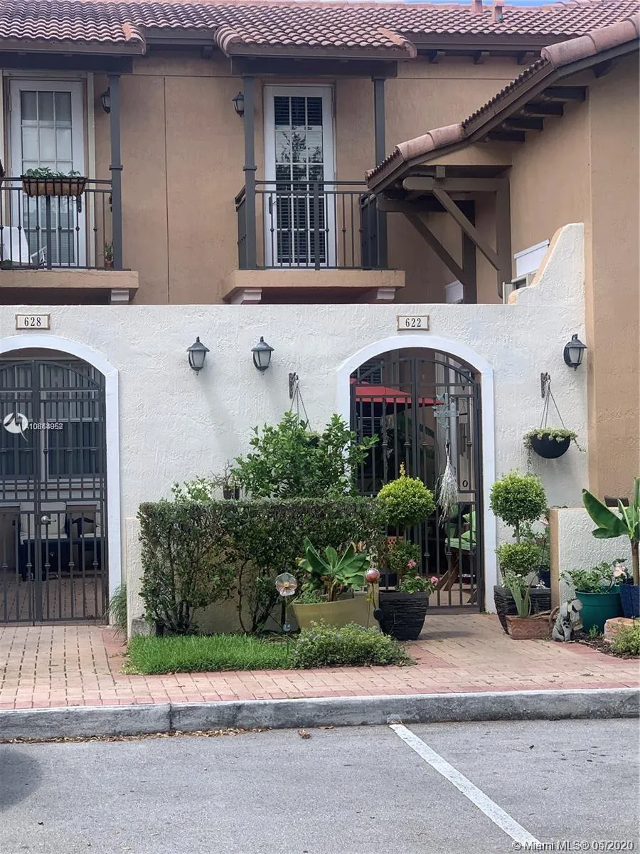 3 bedroom 3 bath for sale at 622 SW 147th Ter, Pembroke Pines FL 33027