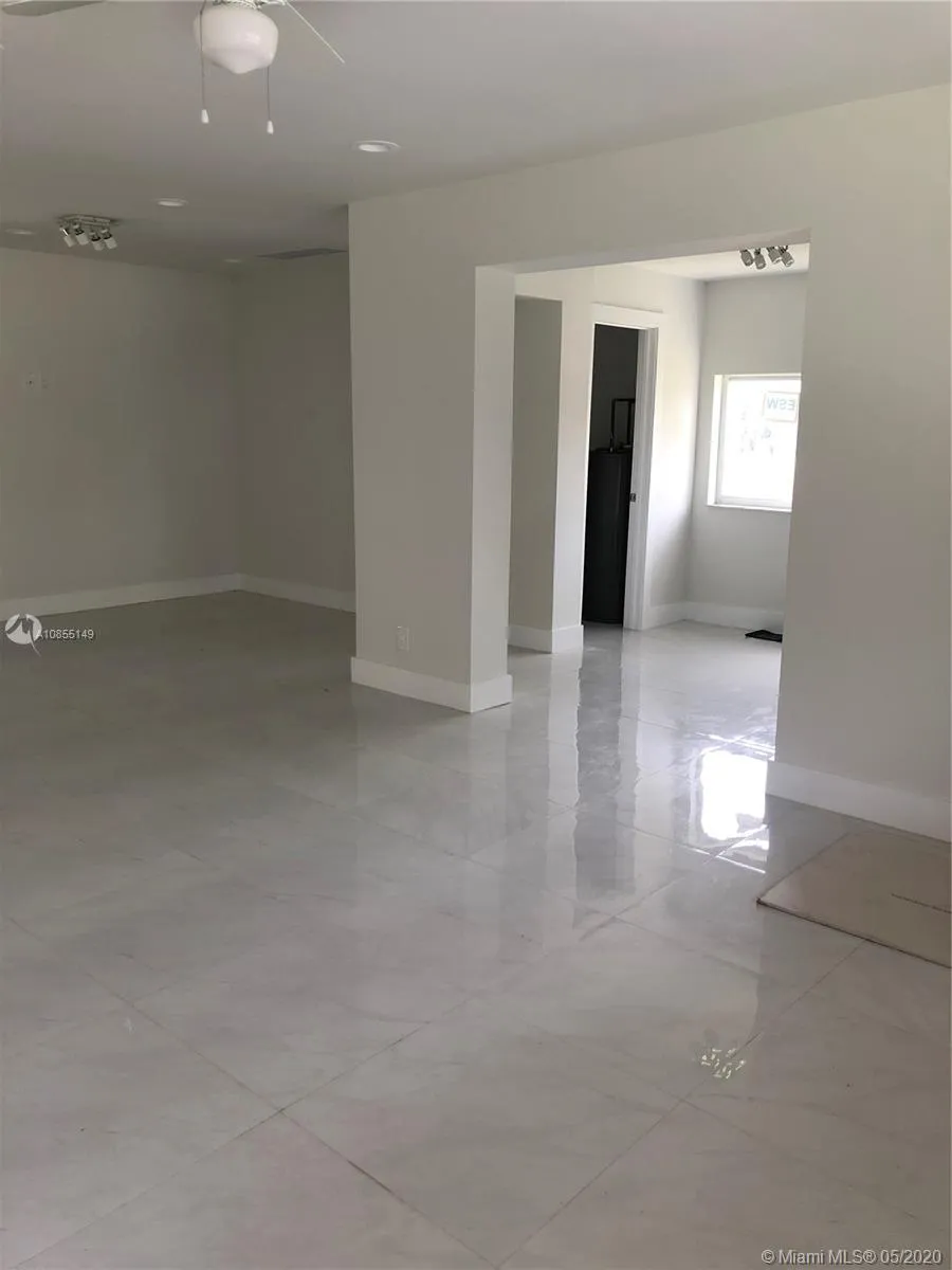 272 NW 91st St, El Portal FL 33150