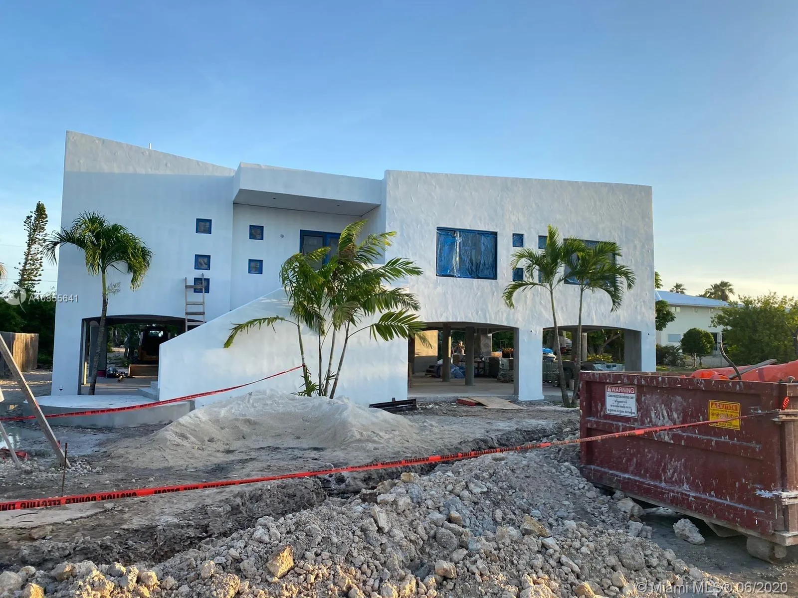 3 bedroom 2 bath for sale at 273 W Seaview Dr, Duck FL 33050