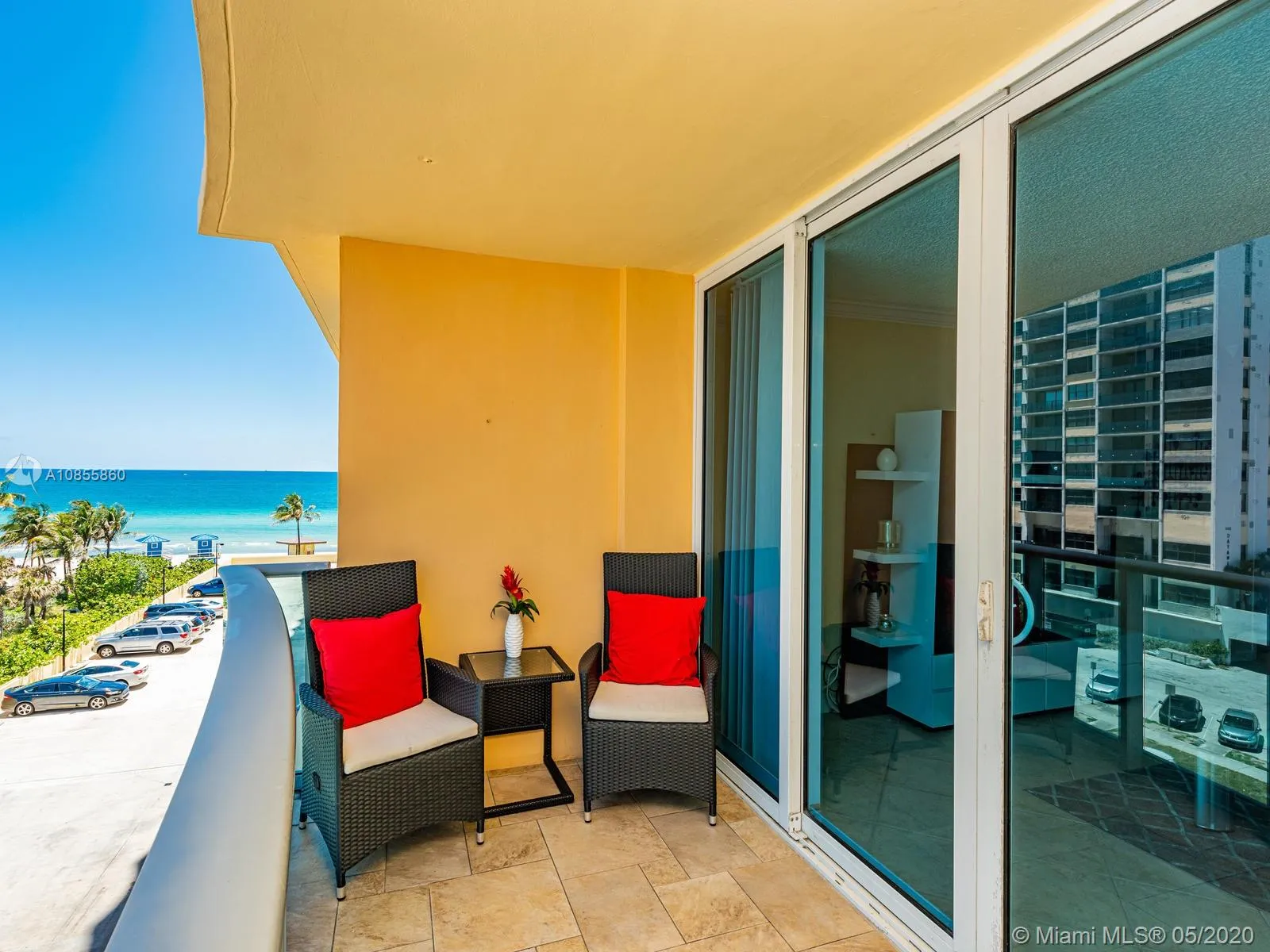 1 bedroom 1 bath for sale at 2501 S Ocean Dr # 539, Hollywood FL 33019