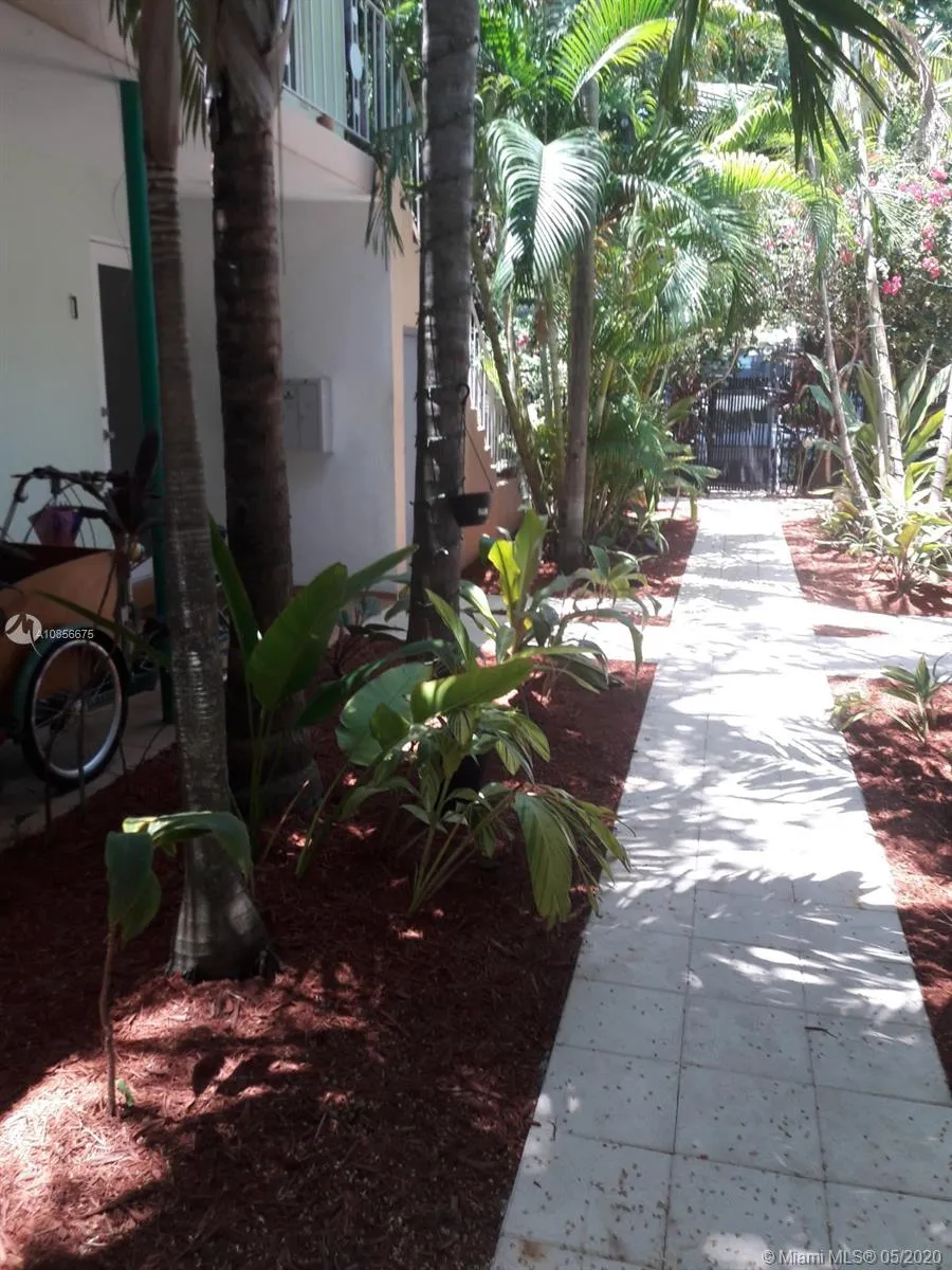 2 bedroom 2 bath for sale at 1115 Meridian Ave # 1115, Miami Beach FL 33139