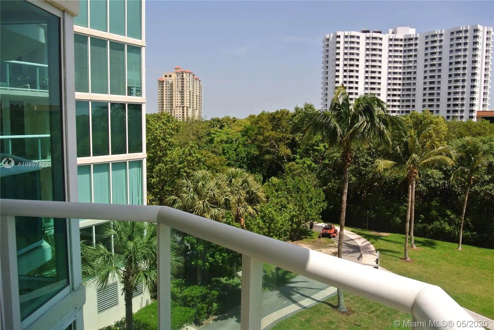 3370 Hidden Bay Dr # 402, Aventura FL 33180