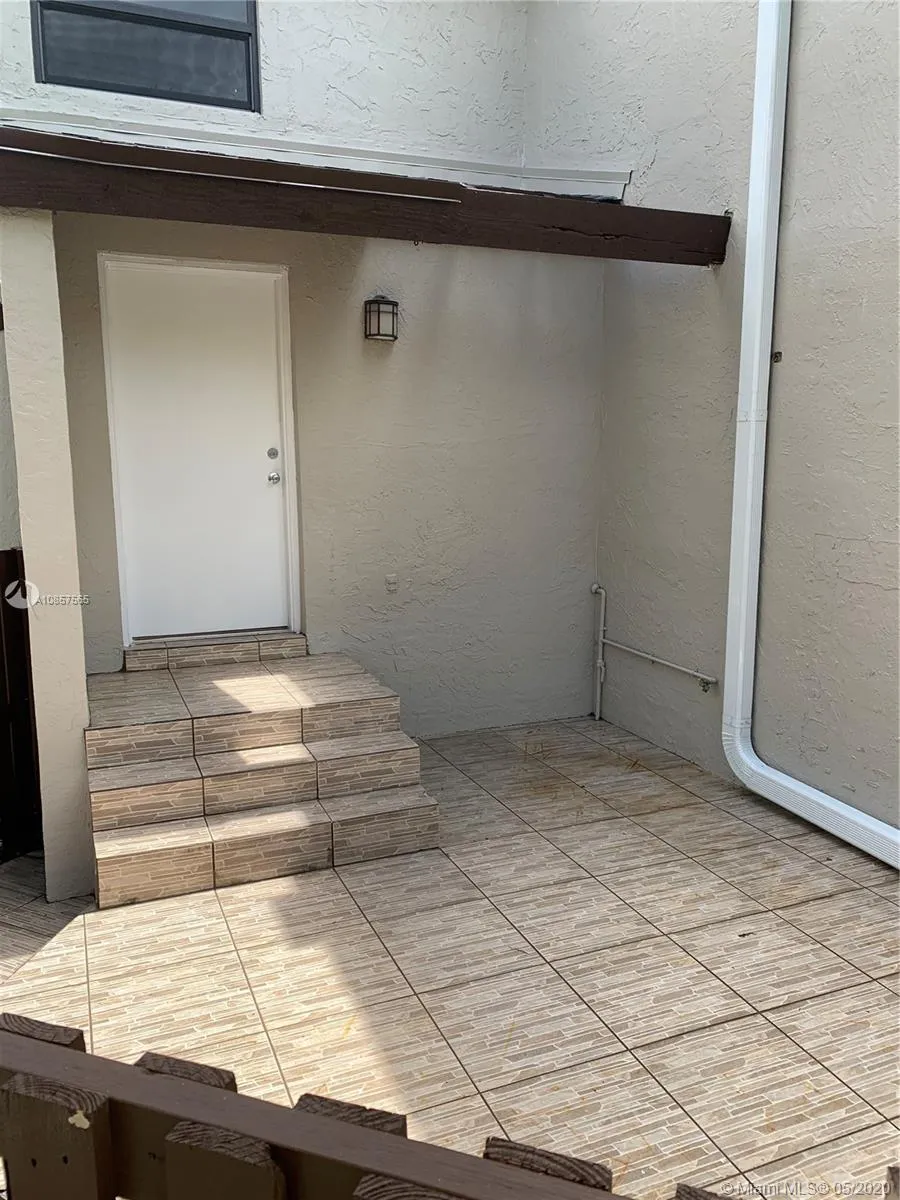 10300 NW 9th St Cir # 201, Miami FL 33172