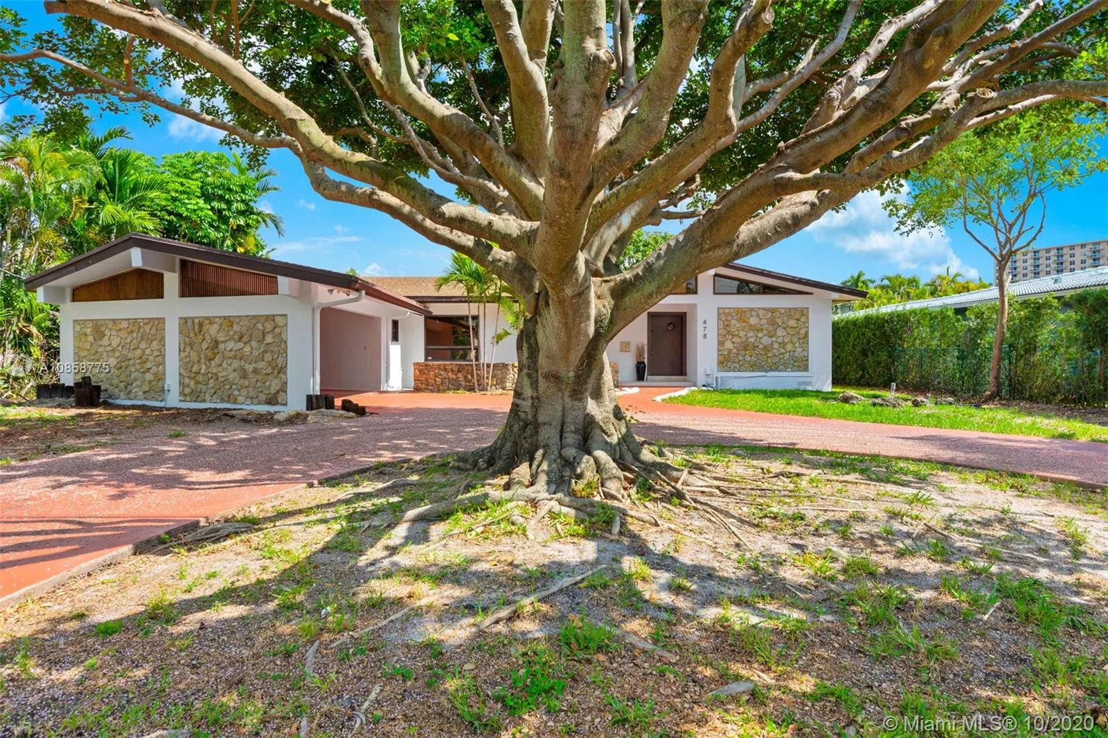 478 Tamarind Dr, Hallandale Beach FL 33009