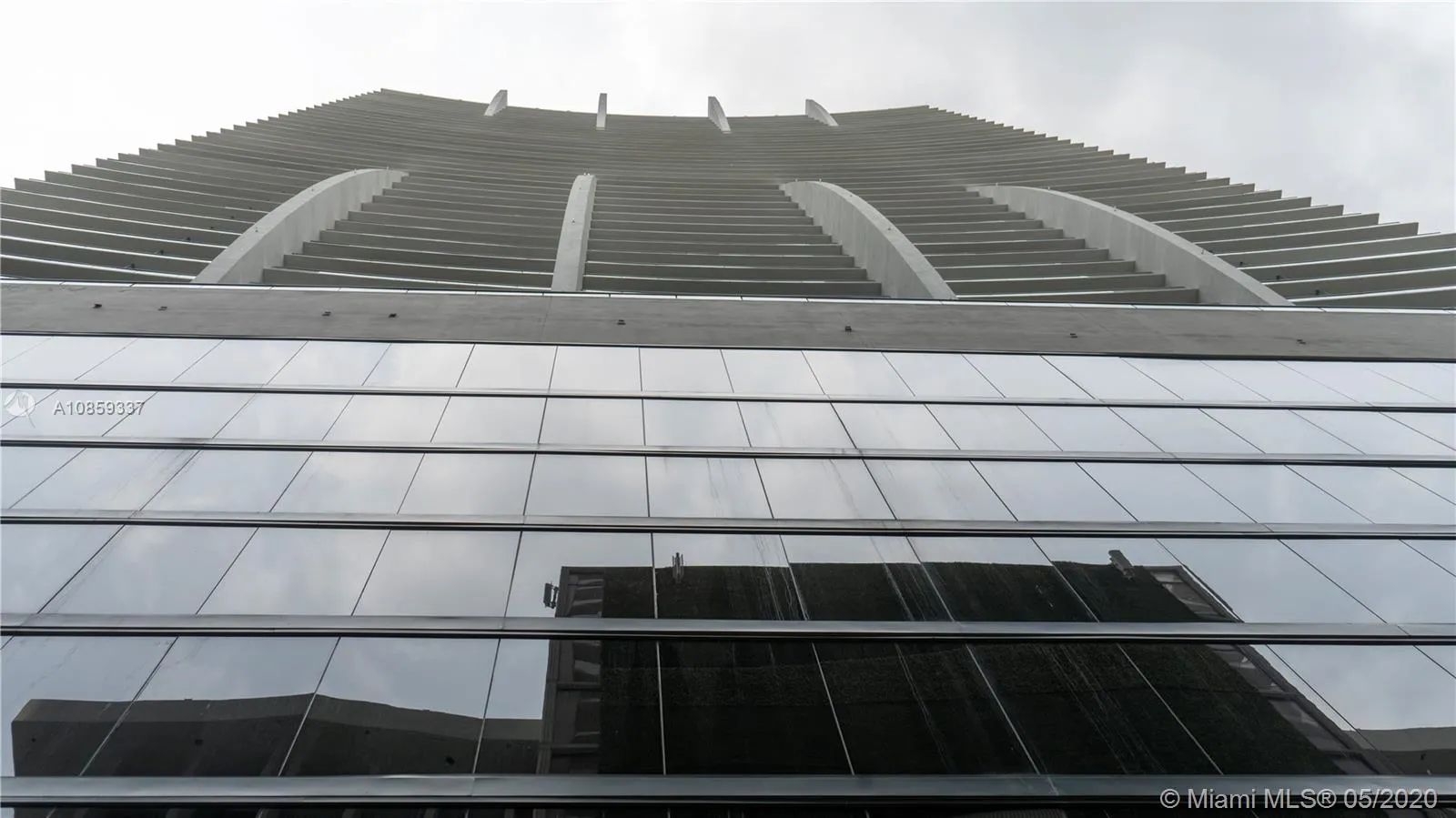 3 bedroom 3 bath for sale at 1010 Brickell Ave # 3105, Miami FL 33131
