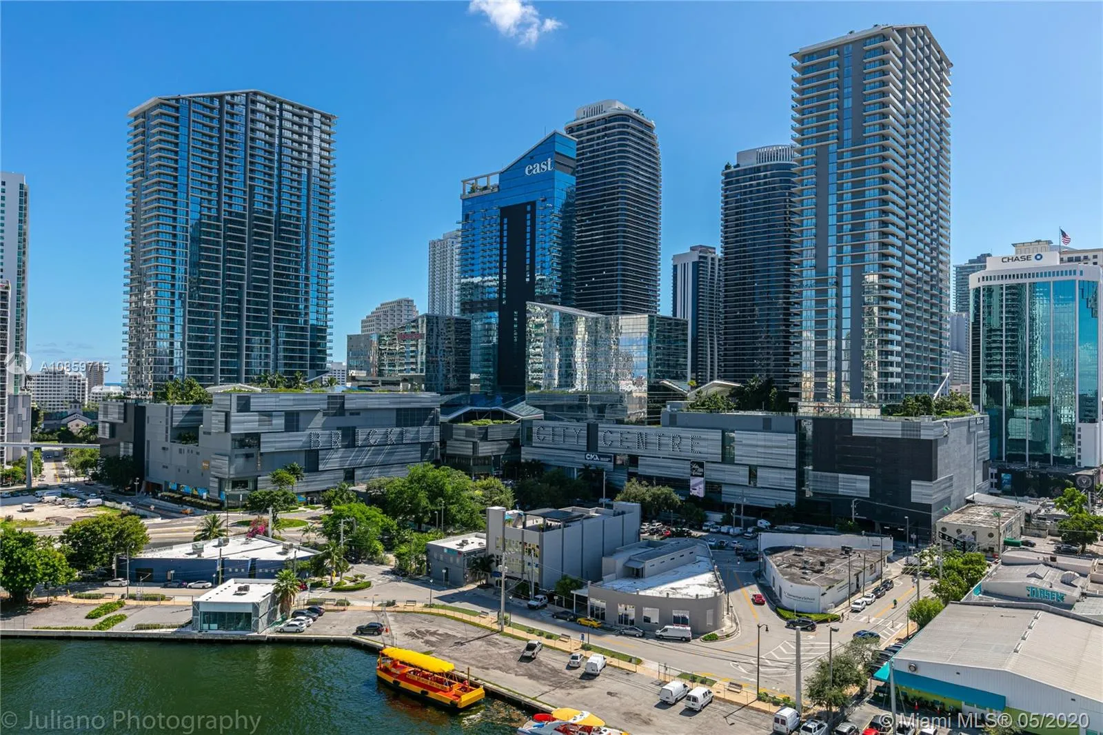 2 bedroom 2 bath for rent at 92 SW 3rd St # 1505, Miami FL 33130