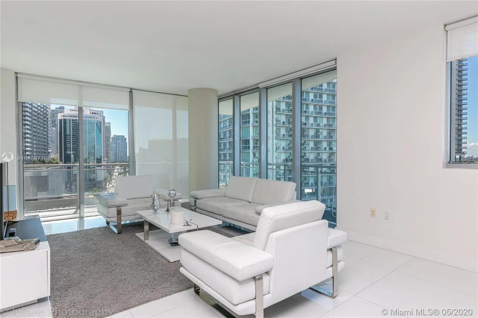 92 SW 3rd St # 1505, Miami FL 33130