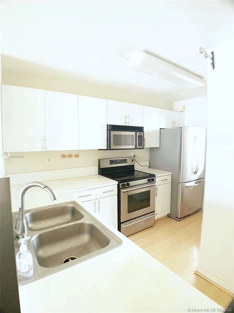 1401 Bay Rd # 503, Miami Beach FL 33139