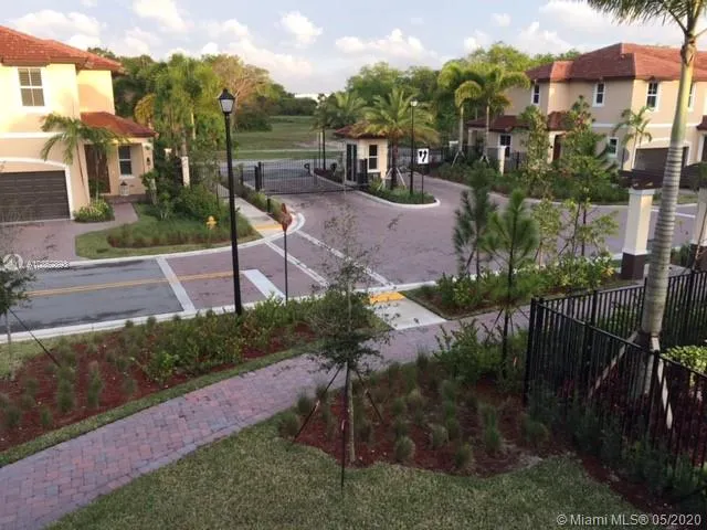 6976 SW 39th St # G201, Davie FL 33314