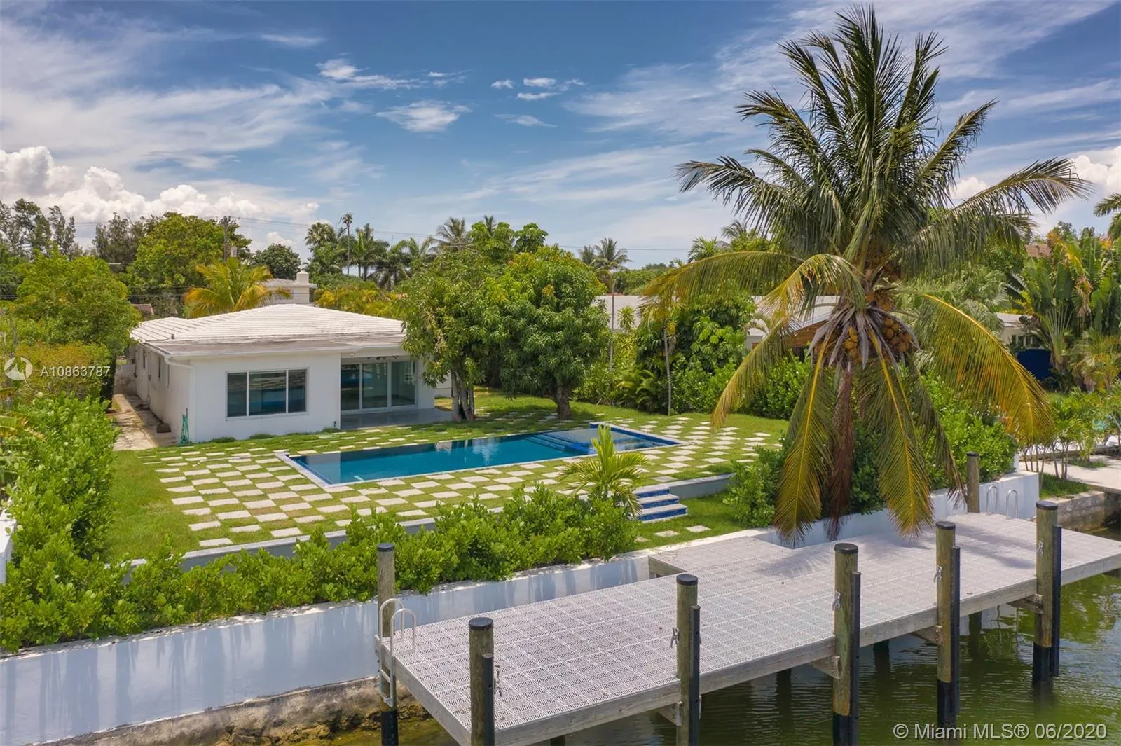 4 bedroom 3 bath for sale at 740 S Shore Dr, Miami Beach FL 33141