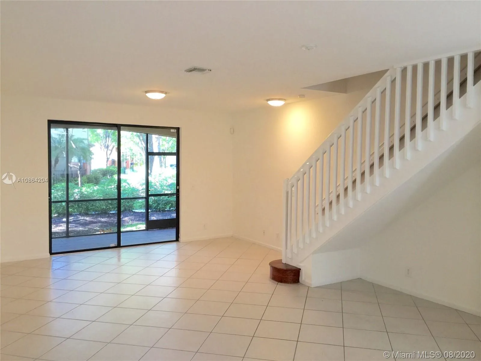 3892 Tree Top Dr, Weston FL 33332
